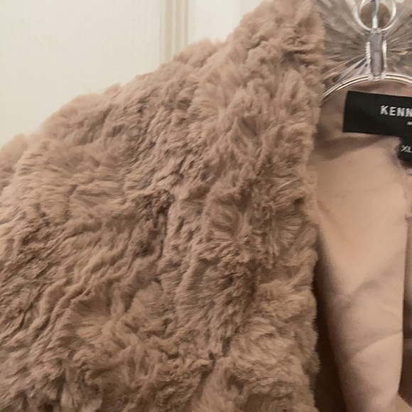FINAL MARKDOWN Kenneth Cole faux fur coat xl - Picture 3 of 7